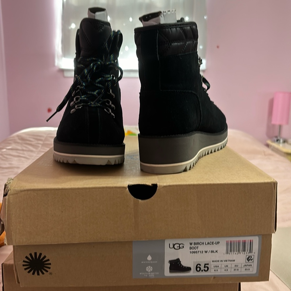 Black UGG lace up boots - Picture 1 of 3